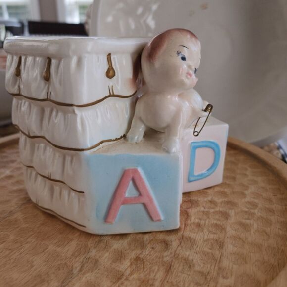Vintage Baby Planter - Picture 10 of 13